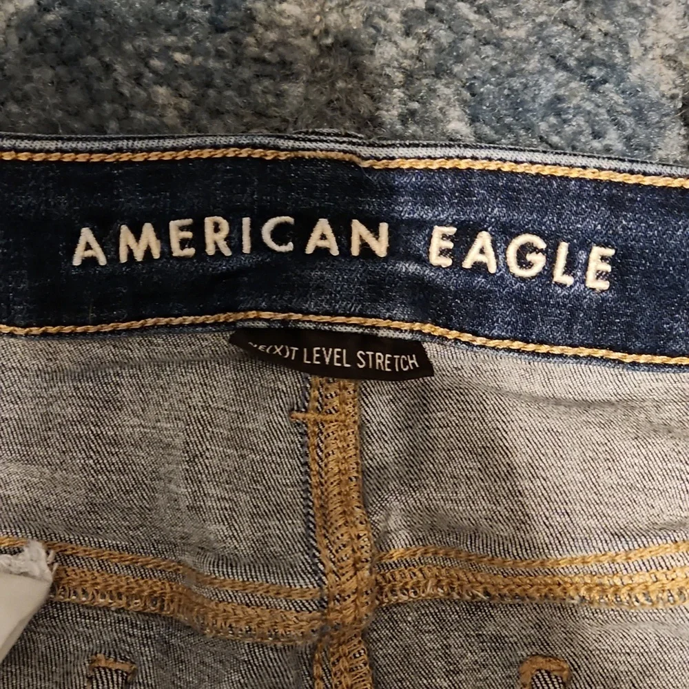 American Eagle Distressed Jeggings - Picture 3 of 8